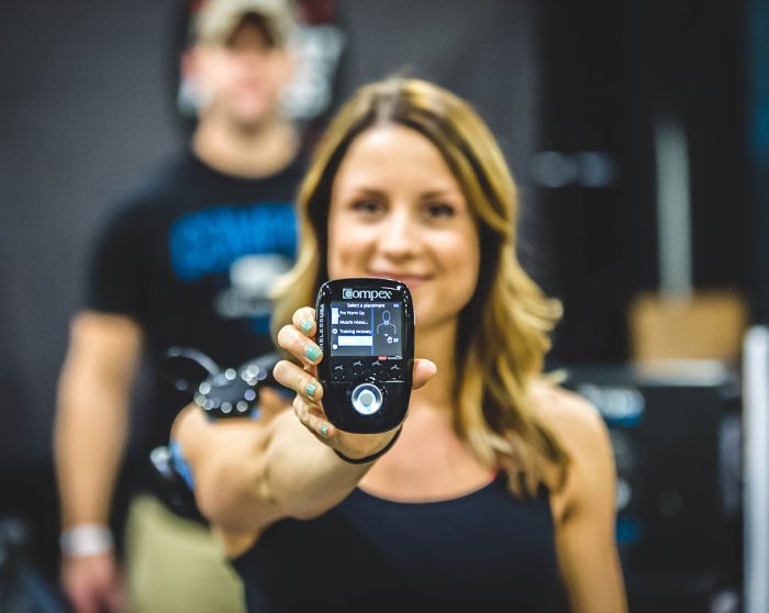 Compex Wireless USA 2.0 Muscle Stimulator with TENS