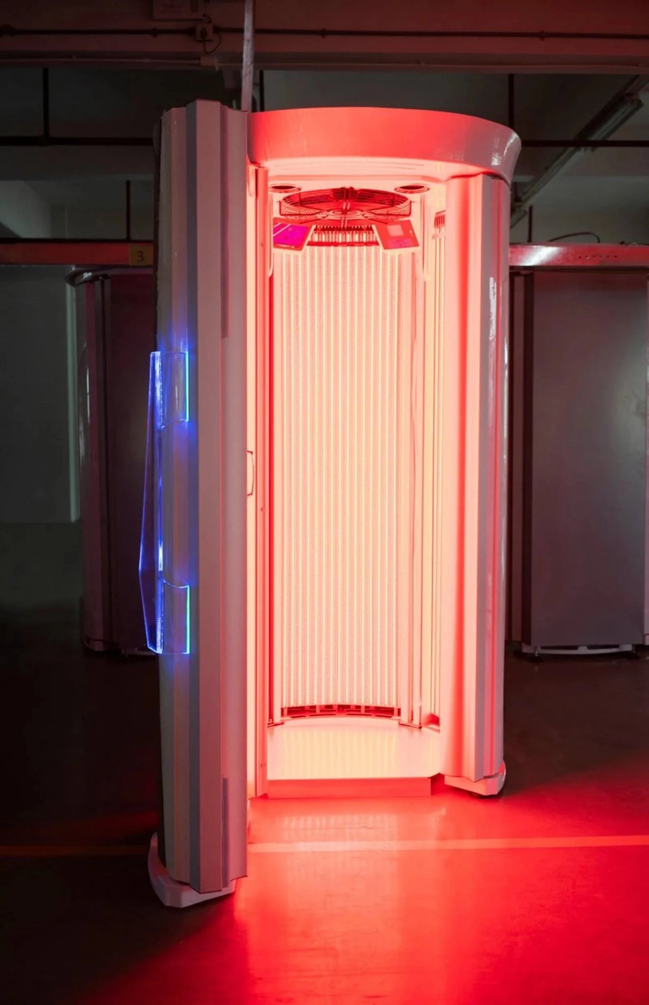 M11 Plus Vertical Whole-Body Red Light Therapy Bed by Reddotled