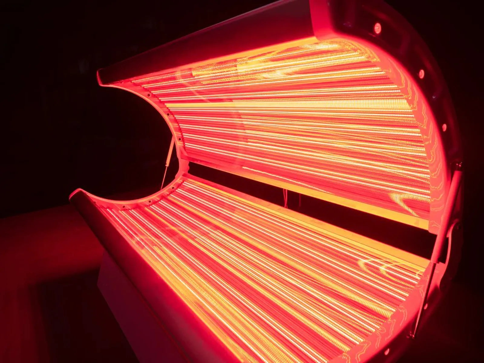 M4 Series Red Light Therapy Bed by Reddotled